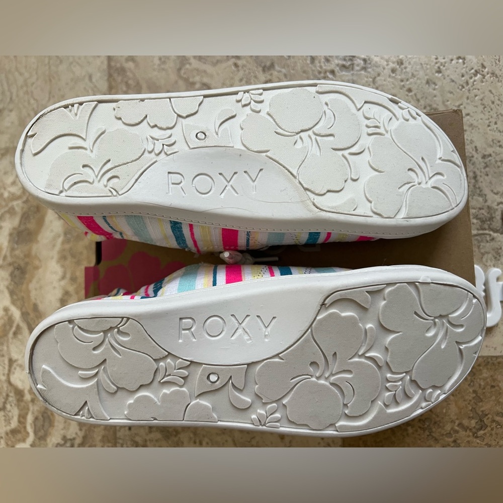 Roxy Girls Bayshore Sneakers Size 2 Blue Pink Yellow White Stripes - Picture 4 of 6
